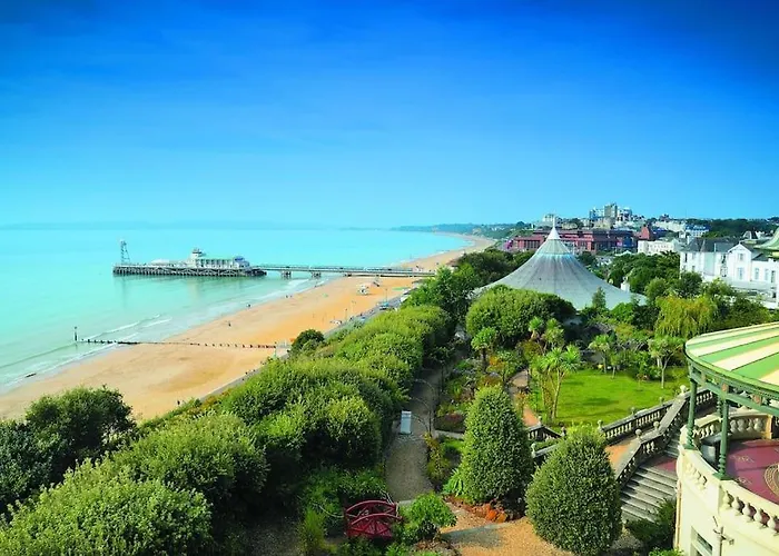 Chine Sands By Bournecoast - A Lovely Holiday Apartment With Parking Near Westbourne Shops And Alum Chine Beach - Fm8498