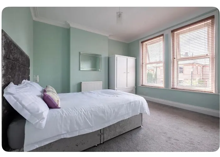 Beautiful Garden Flat In Bournemouth - First Floor