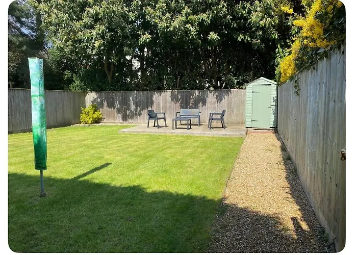 Beautiful Garden Flat In Bournemouth - First Floor