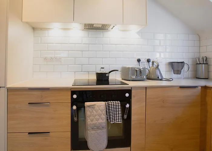 Central And Peaceful Two Bedroom Flat In Town